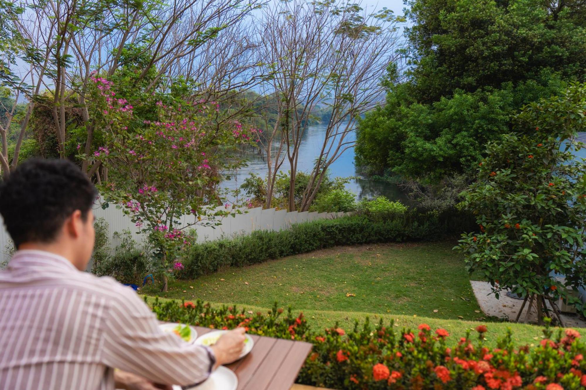 Rakmak Kan Resort & Cafe Kanchanaburi Buitenkant foto